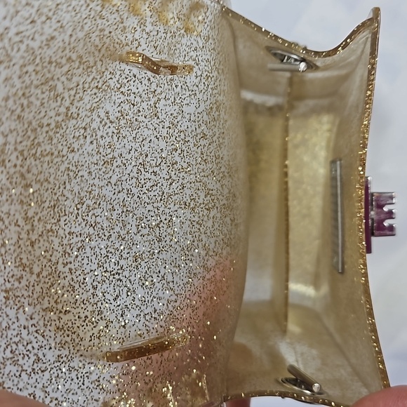 SPARKLE GOLD PLASTIC HANDBAG -GOLD SPARLE WITH SILVER CHAIN STRAP - Picture 5 of 8